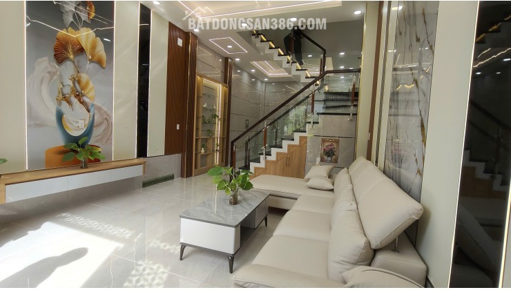 Ngay Kênh Tham Lương, nhà 54m2 full nội thất, ô tô đổ cửa chỉ 6Đ nhỏ